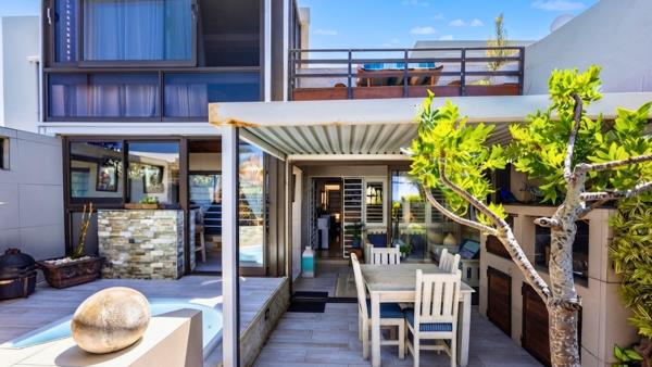 4 Bedroom Townhouse