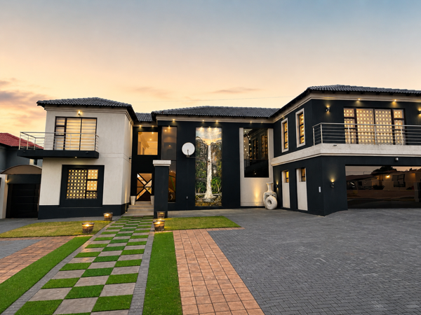 6 Bedroom House