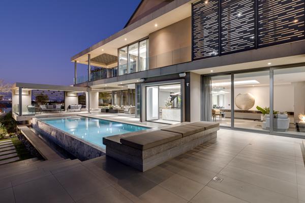 6 Bedroom House