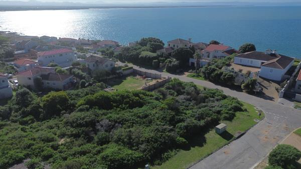 742 m² Land