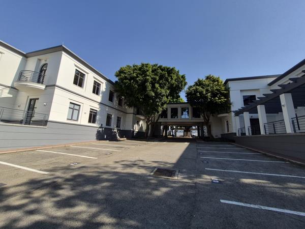 839 m² Commercial space