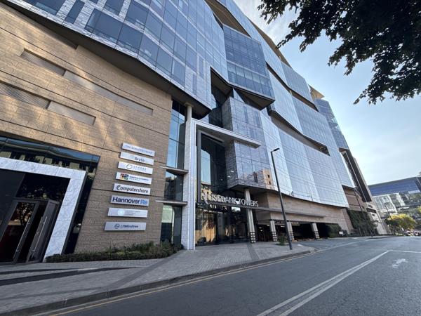 718 m² Commercial space