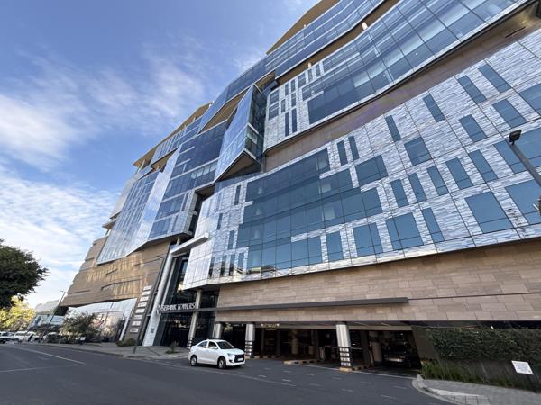 718 m² Commercial space