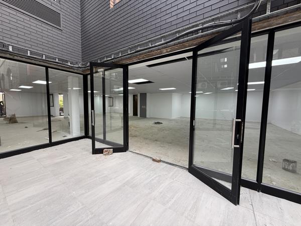 390 m² Commercial space
