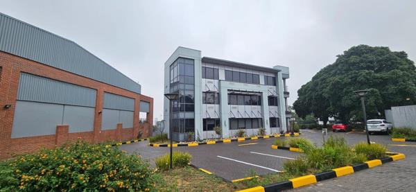 303 m² Office Space