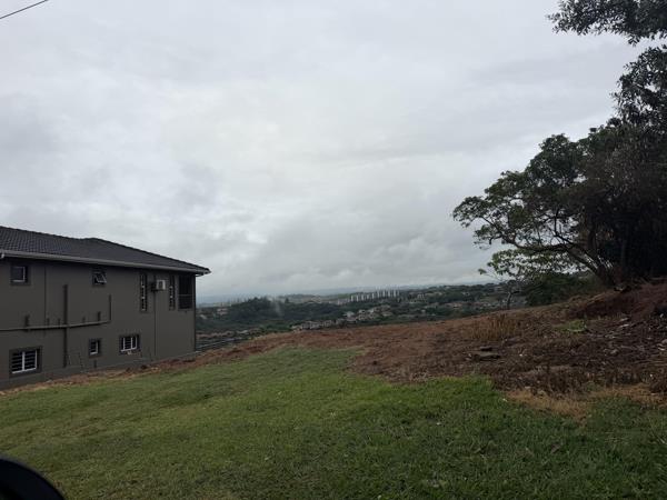 1 373 m² Land