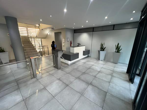 1 067 m² Commercial space