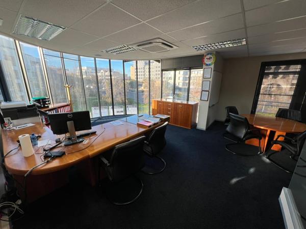 1 067 m² Commercial space