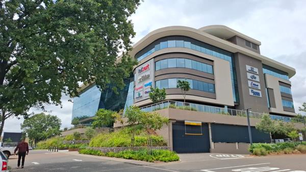 985 m² Office Space