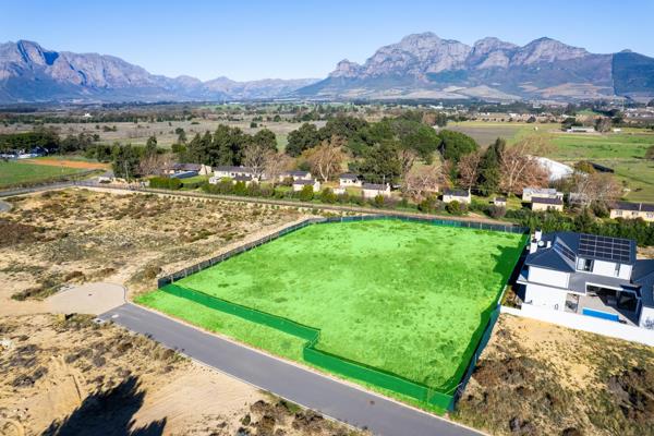 3 127 m² Land