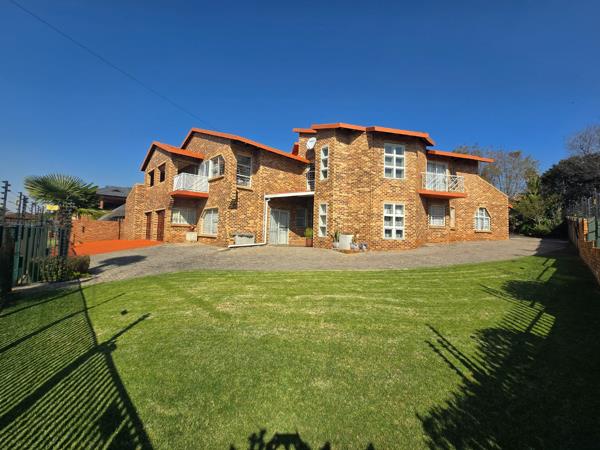 6 Bedroom House