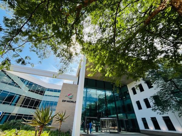 1 630 m² Commercial space