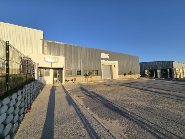 976 m² Industrial space