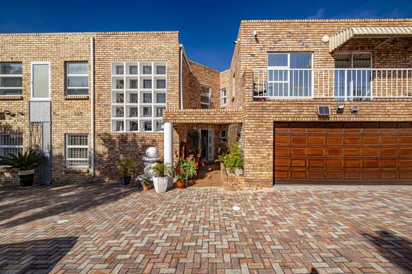 6 Bedroom House