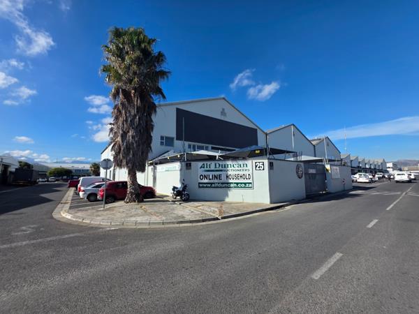 818 m² Industrial space