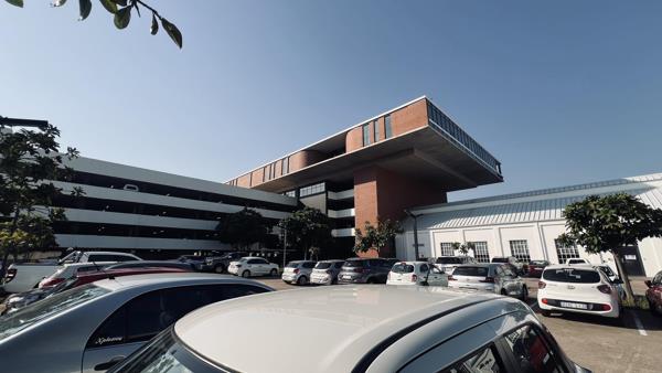 261 m² Commercial space