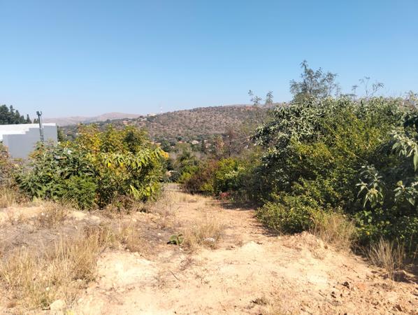 1 470 m² Land
