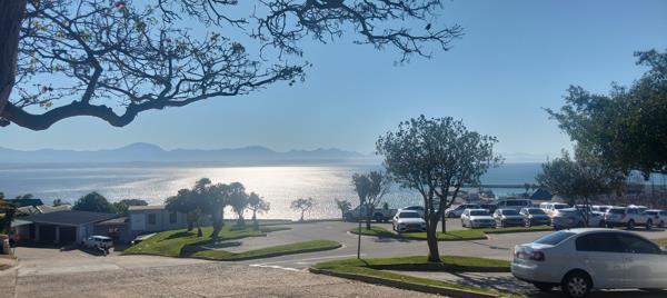 821 m² Land