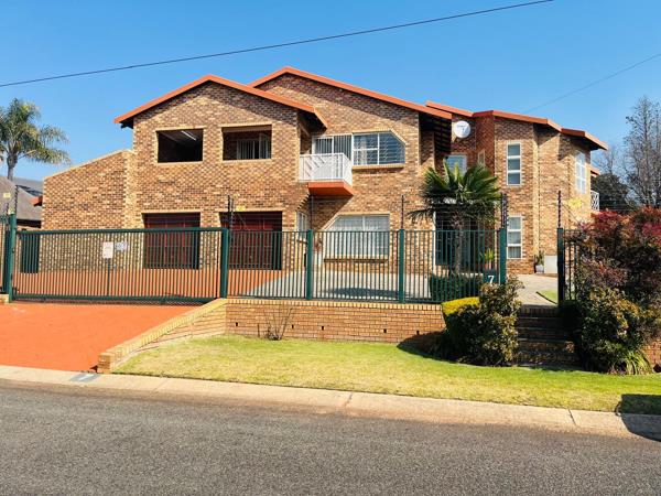 6 Bedroom House