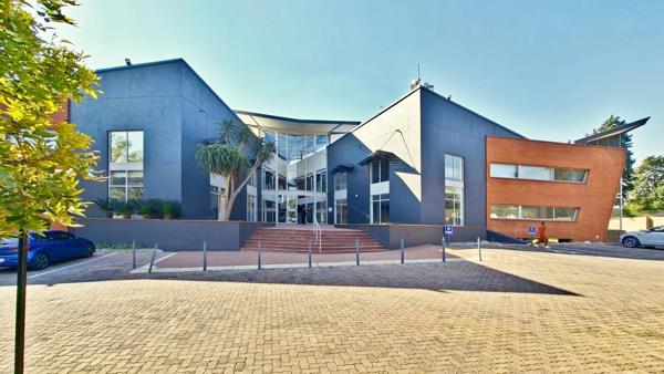 451 m² Office Space