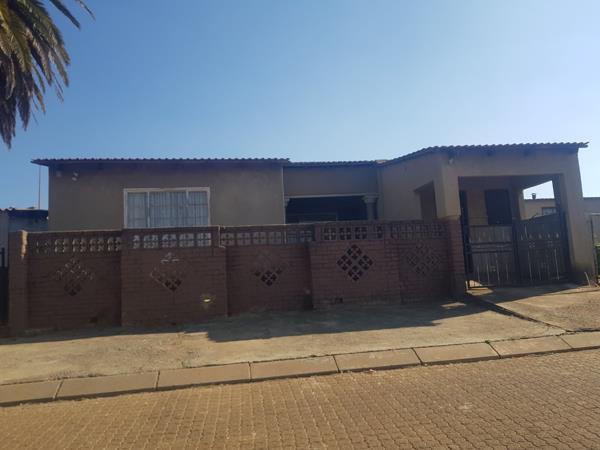 2 Bedroom House