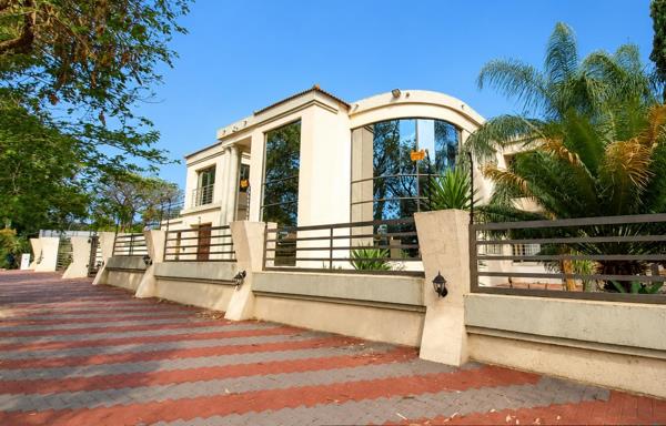 6 Bedroom House