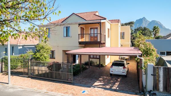 10 Bedroom House