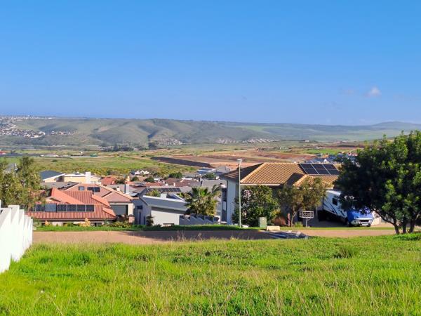 600 m² Land
