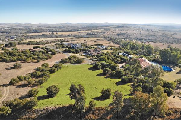 3 715 m² Land