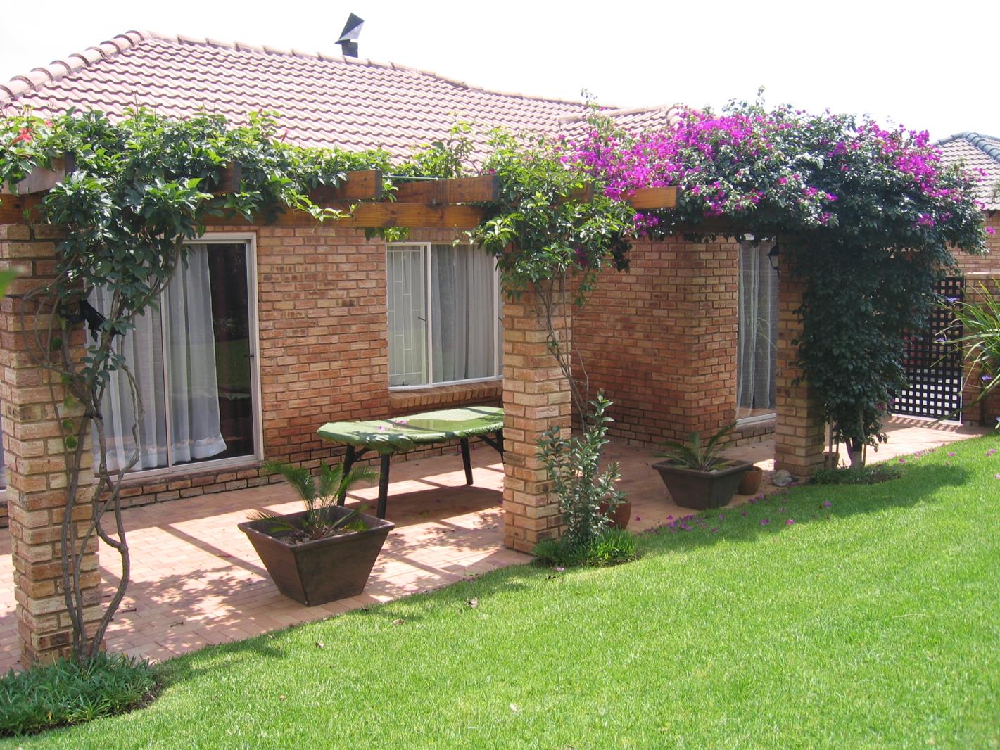 3 Bedroom Townhouse in Wilgeheuwel