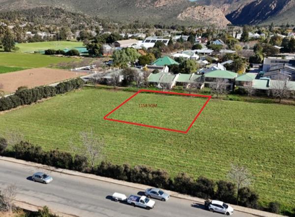 1 158 m² Land