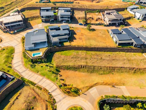 737 m² Land