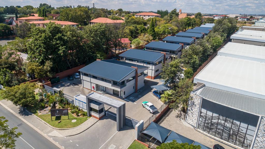 240 m² Commercial space