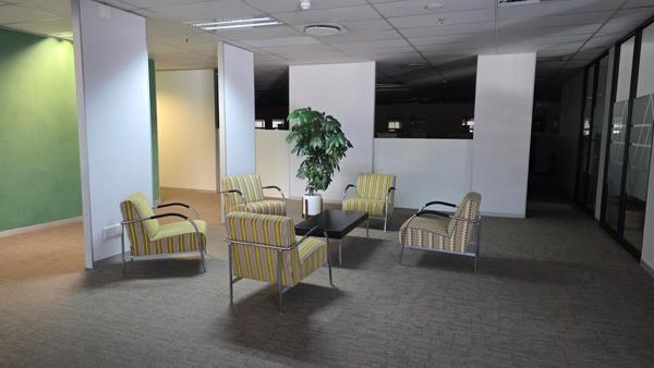 895 m² Office Space