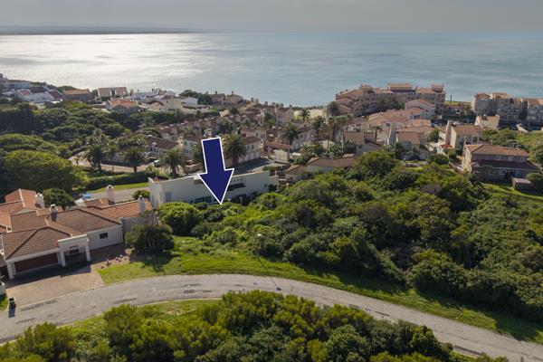 600 m² Land