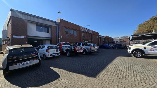 715 m² Industrial space