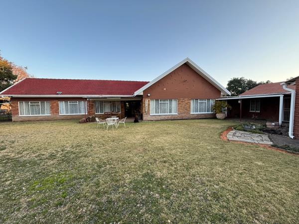 4.9 ha Smallholding