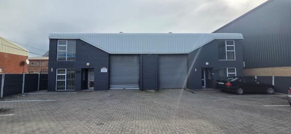 560 m² Industrial space