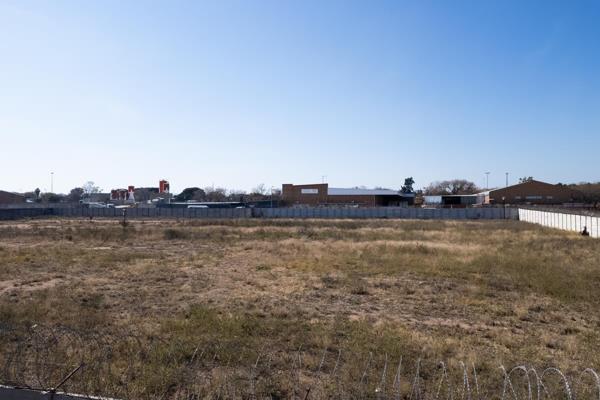 4 536 m² Land