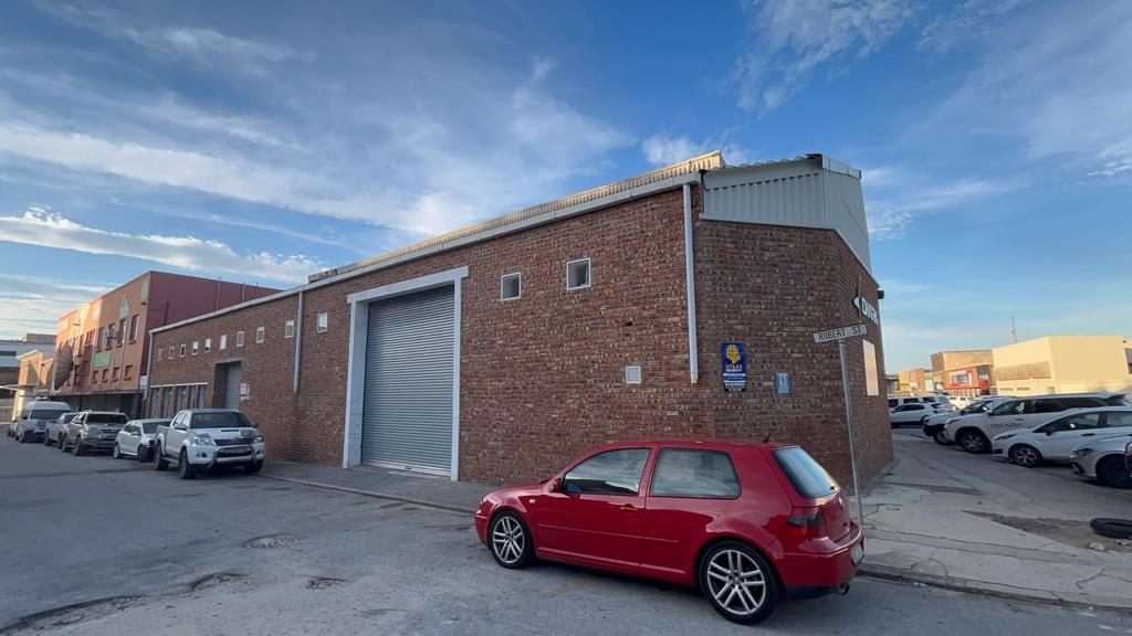 775 m² Industrial space