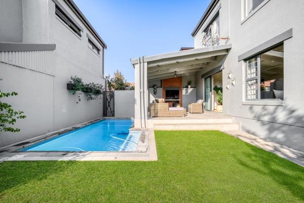 5 Bedroom Townhouse