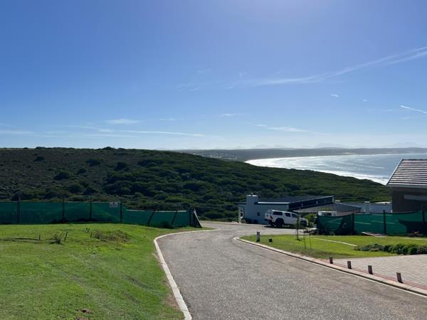 1 053 m² Land