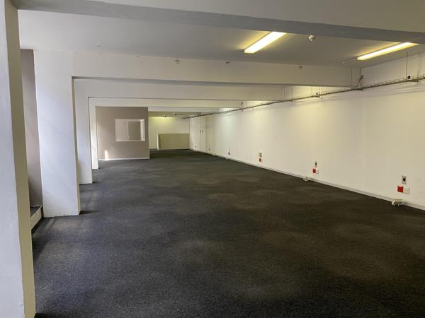 673 m² Commercial space