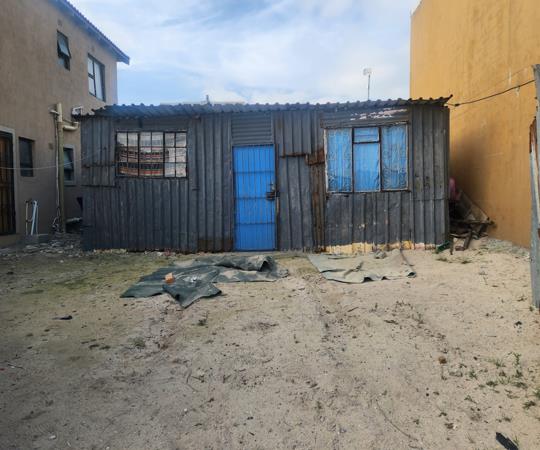 200 m² Land