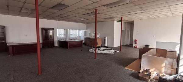 400 m² Commercial space