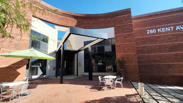 302 m² Office Space