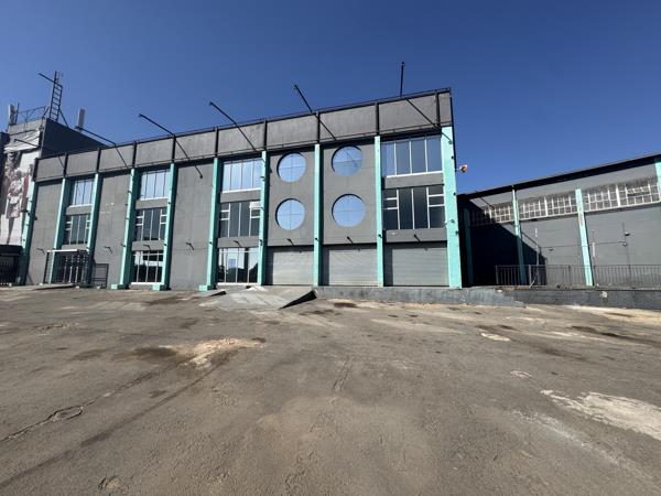 1 900 m² Industrial space