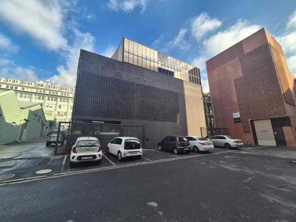 814 m² Commercial space