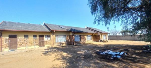 10 Bedroom House
