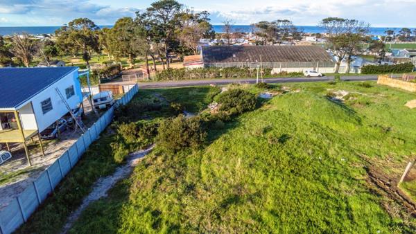 1 016 m² Land